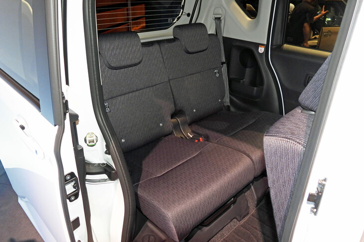 ダイハツ・ムーヴRS（リアシート）