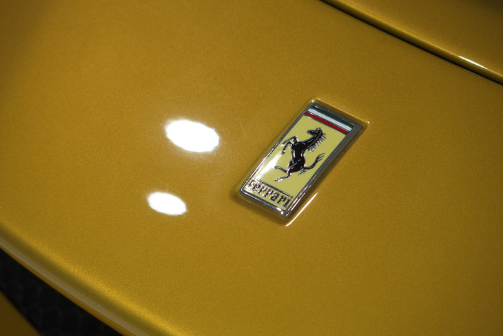 フェラーリSF90スパイダー（エンブレム）