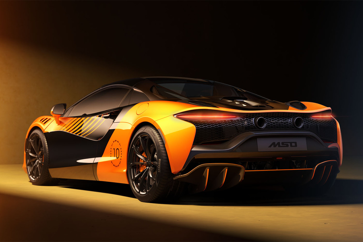 マクラーレンがF1コンストラクターズチャンピオンシップ制覇の記念