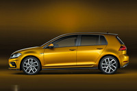 最後に「フォルクスワーゲン・ゴルフ」。リアウィンドウの傾斜と、テールゲートのヒンジの位置に注目。