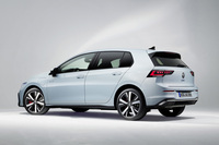 「ゴルフ8.5」では、マイルドハイブリッドモデルやプラグインハイブリッドモデルのほか、ガソリンターボエンジン（TSI）とディーゼルターボエンジン（TDI）を含めた多彩なパワーユニットバリエーションか用意される。