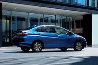 「ホンダ・グレイス」がマイナーチェンジでより安全にの画像