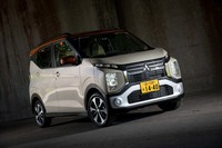 今回テストしたのは最上級グレードの「三菱eKクロスT」。車両本体価格は176万5800円で、カーナビゲーションなどを含めた試乗車の価格は239万7166円に達していた。
