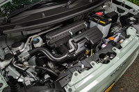 KF型0.66リッター直3 DOHCエンジン。「ミラ トコット」のパワープラントは、写真の自然吸気エンジンとCVTの組み合わせのみとなっている。