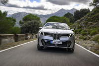 主駆動輪たるリアには巻き線界磁型同期式モーターを、フロントには非同期式モーターをそれぞれ搭載。システム全体では最高出力469PS、最大トルク645N・mを発生する。