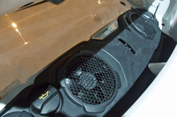 「911カレラGTS」と同じ最高出力480PS、最大トルク570N・mの3リッター水平対向6気筒ツインターボを搭載。8段PDKを介して4輪を駆動し、0-100km/h加速のタイムは3.4秒と発表されている。