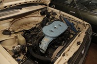 近日レストアに着手する予定の1.8リッターOHVボクサーエンジン。エアクリーナーの背後にある広大なスペースはスペアタイヤ用。