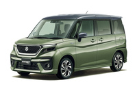 車体色に「タフカーキパールメタリック ガンメタリック2トーンルーフ」が用いられた「ソリオ バンディット ハイブリッドMV」。