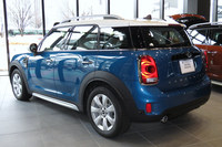 エントリーグレードの「MINIクーパーD クロスオーバー」。