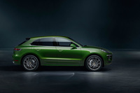 「マカン ターボ」のサイドビュー。最高出力440PSの2.9リッターV6ツインターボエンジンを搭載。