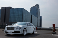 ベントレー・フライングスパー（4WD/8AT）【試乗記】の画像