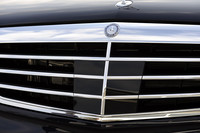 フロントグリル内に77GHz帯ミリ波レーダー、車体の前後左右に24GHz帯の超広帯域レーダーを備える。