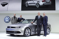 「ニューコンパクトクーペ」（と、フォルクスワーゲンの首脳陣）