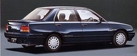 デビューから15カ月後の90年10月に最初のマイナーチェンジが施され、車名は「アプローズθ（シータ）」となった。これは従来の16Xに代わる16Siだが、外観上はストップランプ内蔵リアスポイラーが装着されたこと、およびデザインの異なるホイールキャップで識別可能である。