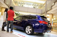 12月発売予定の「ホンダ・アコードツアラー」。電動ハッチが人気でした。