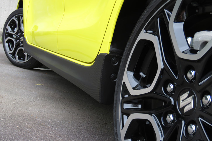 スズキ・スイフトスポーツ（サイドスカート）