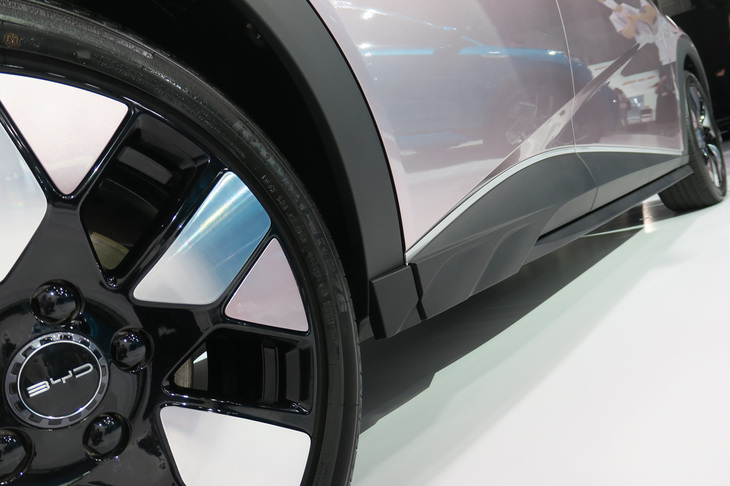 BYDドルフィン（サイドシル）