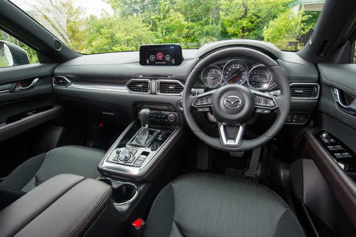 マツダCX-8 XDプロアクティブ（インストゥルメントパネルまわり）