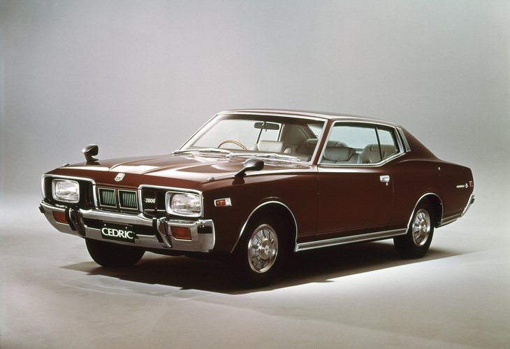 先代（230）から「セドリック／グロリア」に加わった2ドアハードトップは、この330型が最後となった。