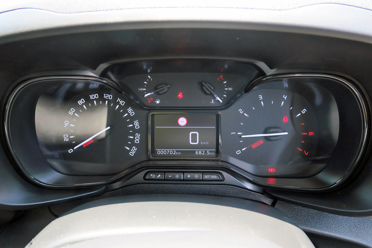 フィアット・ドブロ（メーター）