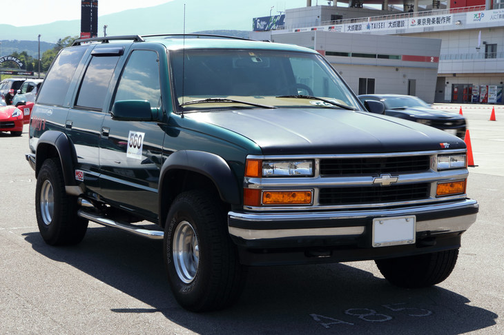 参加するシボレーは、「コルベット」や「カマロ」ばかりではない。写真は1991年に発売されたフルサイズSUVの「タホ」。日本では「ブレイザー シルバラード」として3ドアモデルが正規導入されたが、5ドアは未導入で終わっている。ただし、並行モデルは多く存在するようだ。