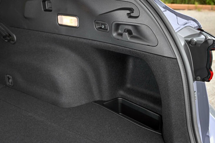 スバル・レヴォーグ レイバック リミテッドEX（ラゲッジスペース）