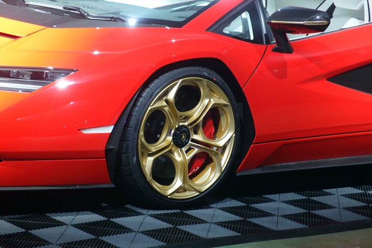 ランボルギーニ・カウンタックLPI800-4（フロントホイール）