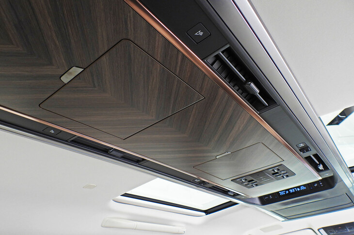 レクサスLM500h“バージョンL”（オーバーヘッドコンソール）