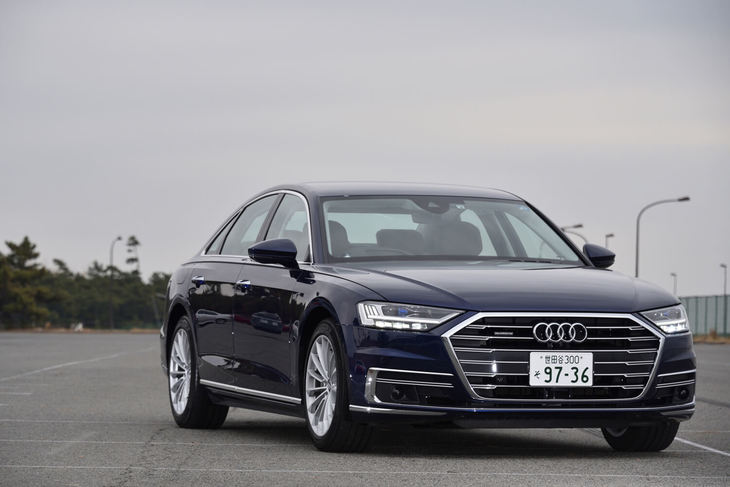 アウディA8 55 TFSIクワトロ