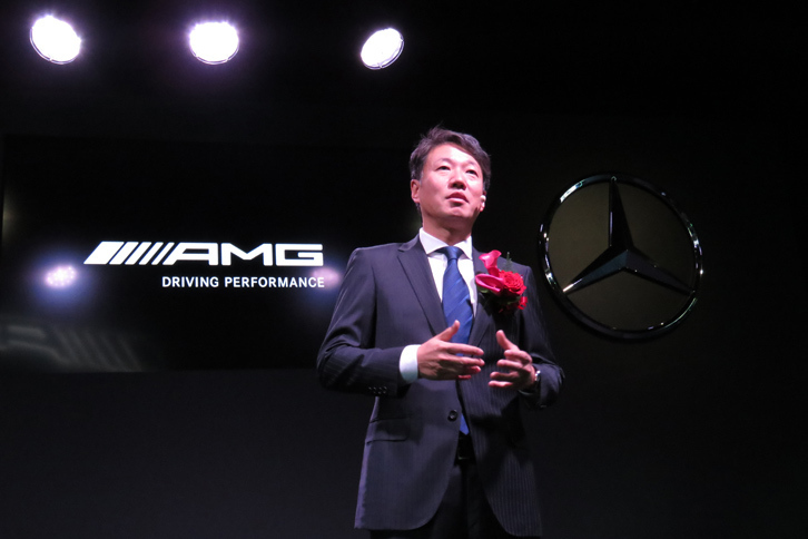 AMG東京世田谷のオープン発表会にてあいさつする、メルセデス・ベンツ日本の上野金太郎代表取締役社長兼CEO。
