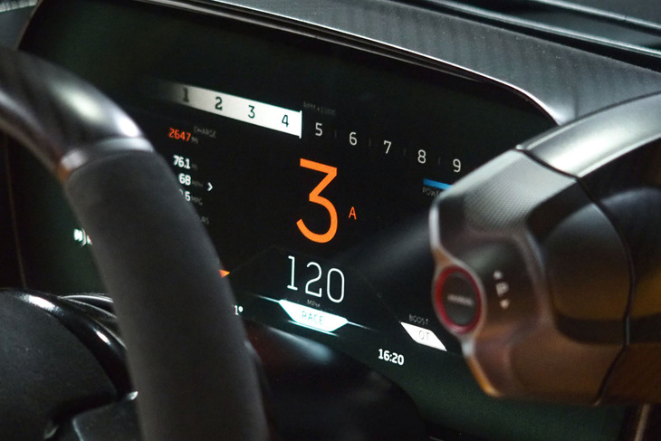 マクラーレンW1（メーターパネル）