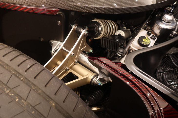 パガーニ・ウトピア ロードスター（フロントサスペンション）