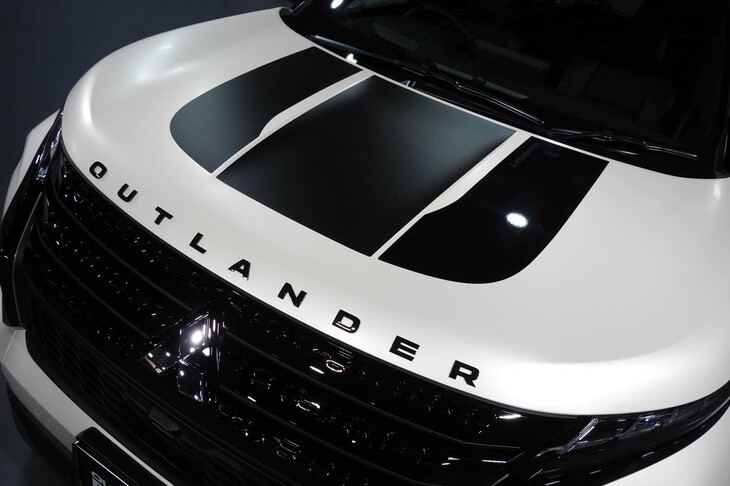 三菱アウトランダーPHEV ACTIVE FIELD（フロントまわり）