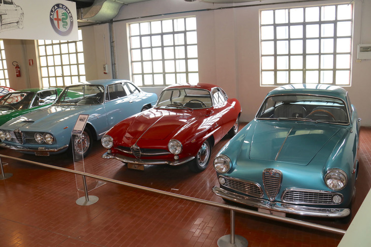 ベルトーネが携わったアルファ・ロメオから。一番右は、ヌッチオ氏の往年の愛車をモチーフに復元した1963年「ジュリア スプリント。」