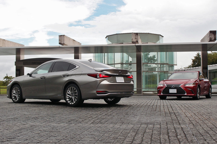 レクサスES300h“バージョンL”