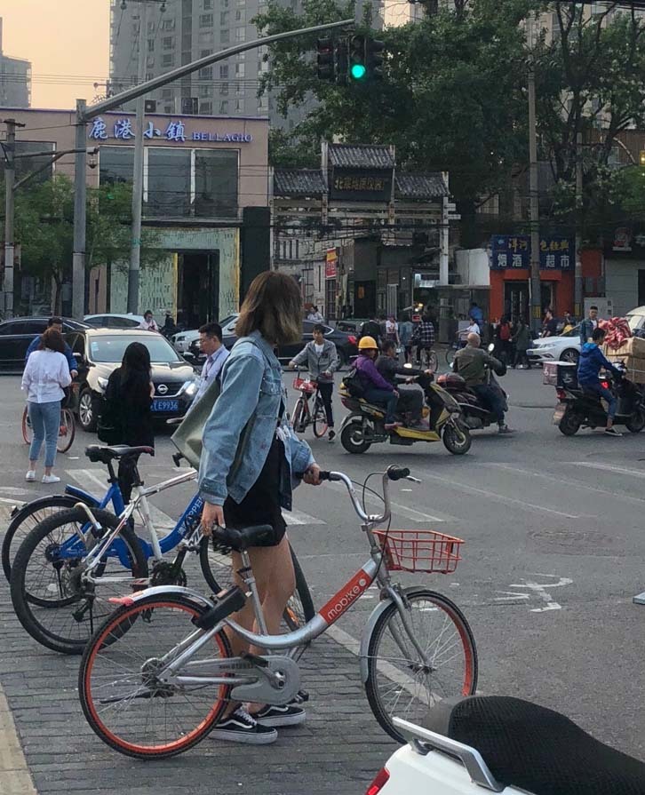 交差点は例え信号があっても、思わぬ方向から攻められるので、かなりのバトルとなる。