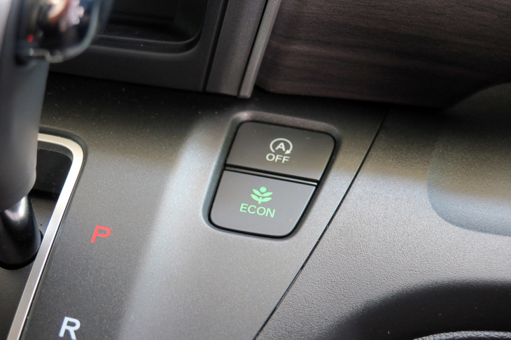 ホンダ・フリードG（FF）（センターコンソール）