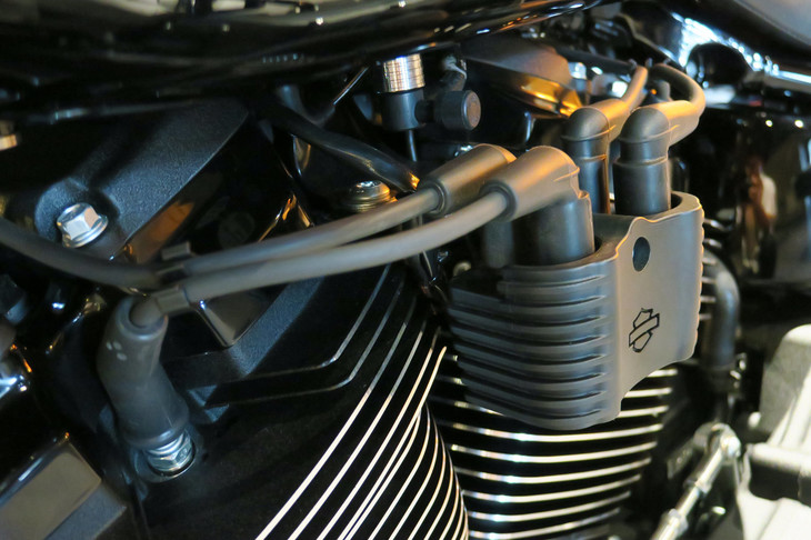 ハーレーダビッドソン・ローライダーS（エンジン）