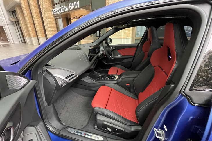 M235i xDriveグランクーペ（フロントシート）