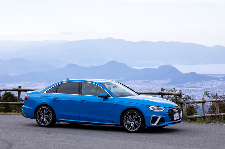 アウディA4 45 TFSIクワトロSライン