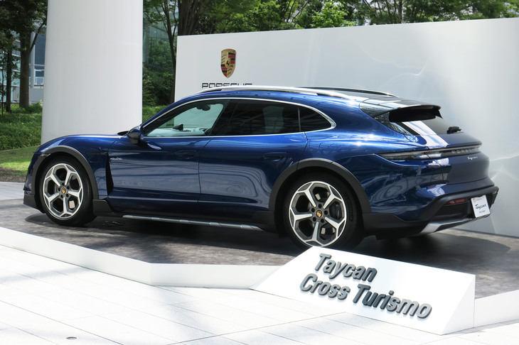 ポルシェ・タイカン4クロスツーリスモ（エクステリア）