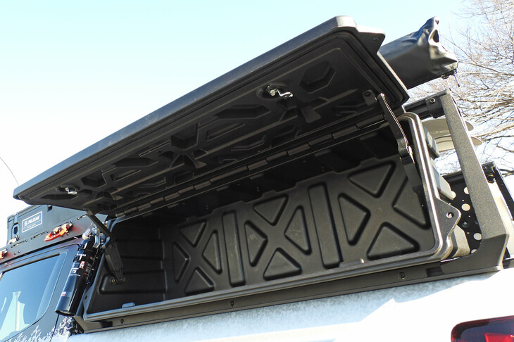 三菱トライトンSNOW SHREDDER CONCEPT（サイドストレージ）