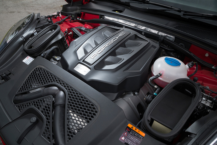 「マカンGTS」の3リッターV6ターボエンジンは、最高出力は「マカンS」より20ps高い360ps、最大トルクは40Nmアップの500Nmを発生する。