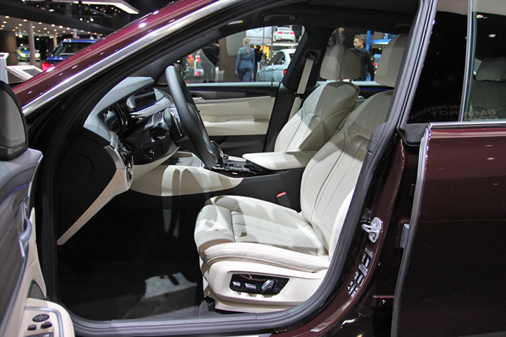 BMW 6シリーズ グランツーリスモ（フロントシート）