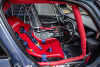 65ｍｍ車高が引き下げられた「フィットe：HEV RS」のEnjoy耐久レース参戦予定車両。内装や運転席以外のシートを取り外すなどして110kgの軽量化も行われている。