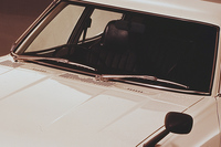 1974年型「日産チェリー」のワイパー。アームは金属製で、構造的にもアームが直接ワイパーブレードを支持するシンプルなものだった。