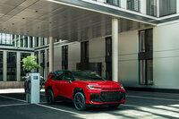 清水「街の風景の一部として、新型はとてもステキになったと思うんだけど」　
	ほった「まぁ都会寄りになったのは確かですけど」