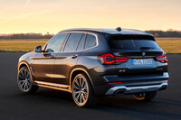 BMWがミドルサイズSUV「X3／X4」を大幅改良　ハンズオフ運転支援システムを新採用の画像