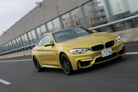 BMW M4クーペ