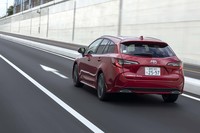 パワーユニットは最高出力170PS、最大トルク202N・mを発生する2リッター直4自然吸気のダイナミックフォースエンジン。「RAV4」と「ハリアー」（同171PS／同207N・m）、「レクサスUX」（同174PS／同209N・m）よりもスペックが抑えられている。